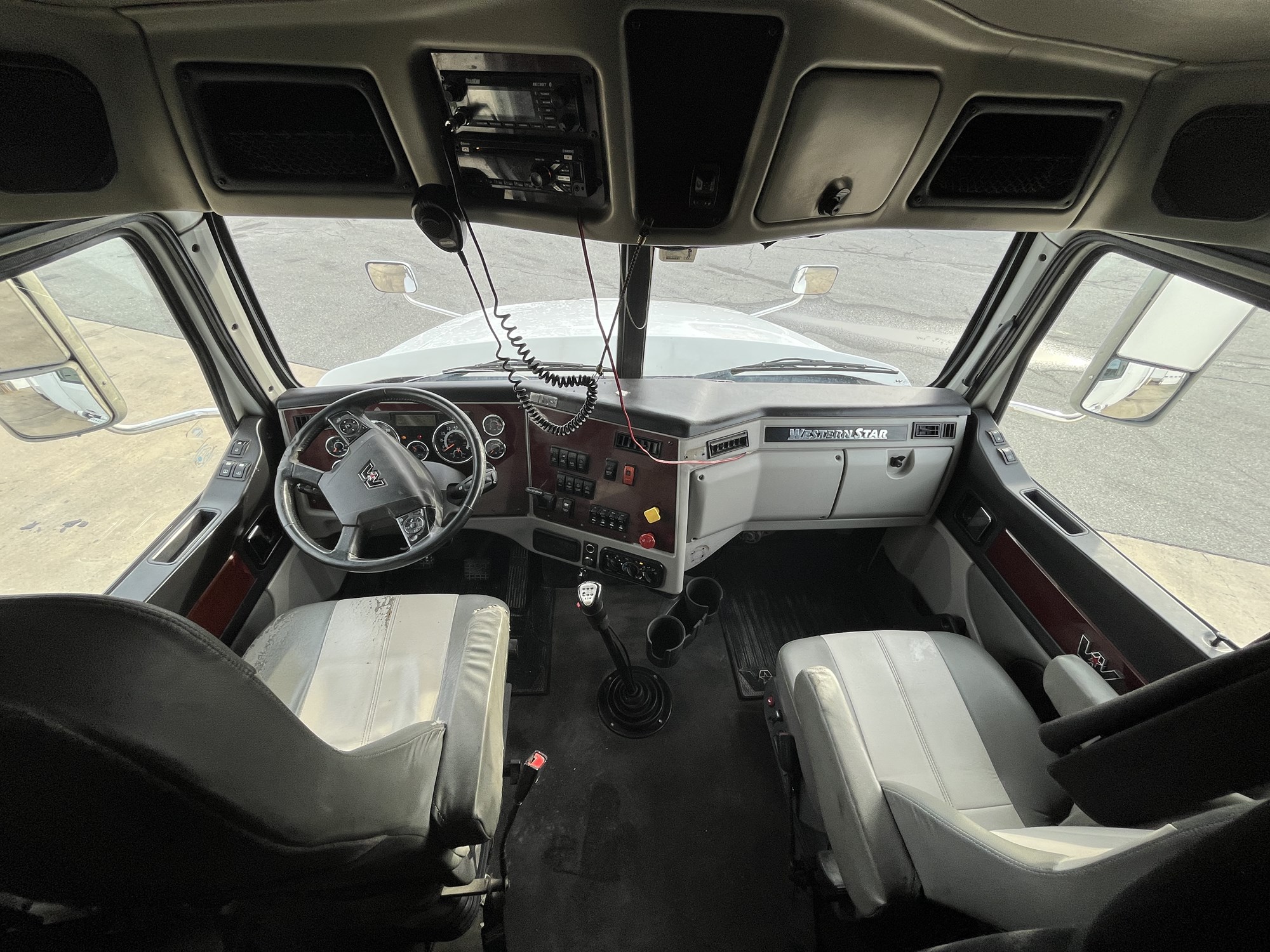 2020 WESTERN STAR/AU 5700 XE - image 5 of 6