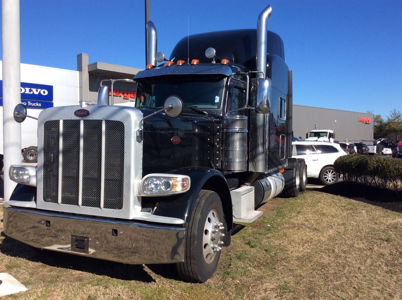 2020 PETERBILT 389 - image 2 of 6