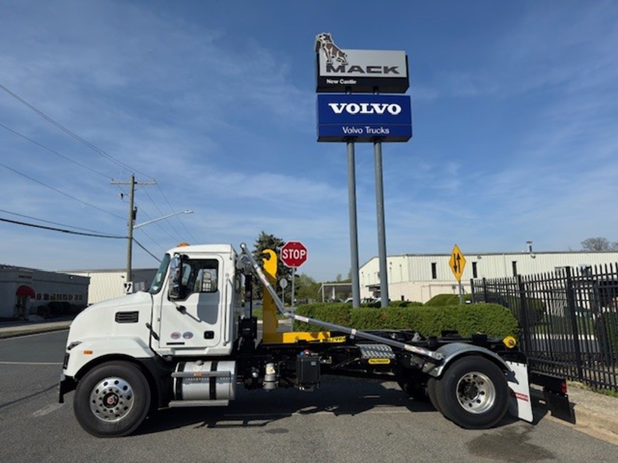 2025 MACK MD742 - image 3 of 6